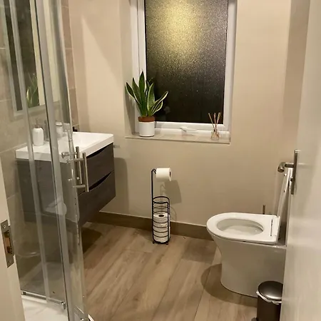 Cosy Two Bedroom Near Rossaveel Ballynahown Apartment