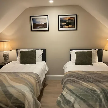 Apartment Cosy Two Bedroom Near Rossaveel Ballynahown Derroogh