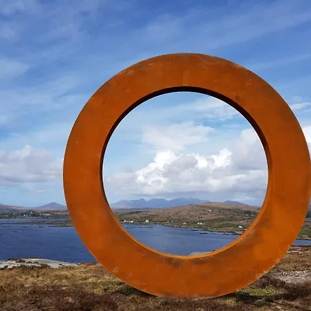 Cosy Two Bedroom Near Rossaveel Ballynahown Apartmán *