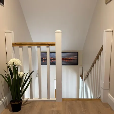 Cosy Two Bedroom Near Rossaveel Ballynahown Apartment *